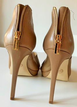 Michael Kors Sandale nude beige