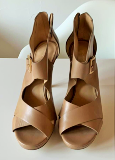 Michael Kors Sandale nude beige