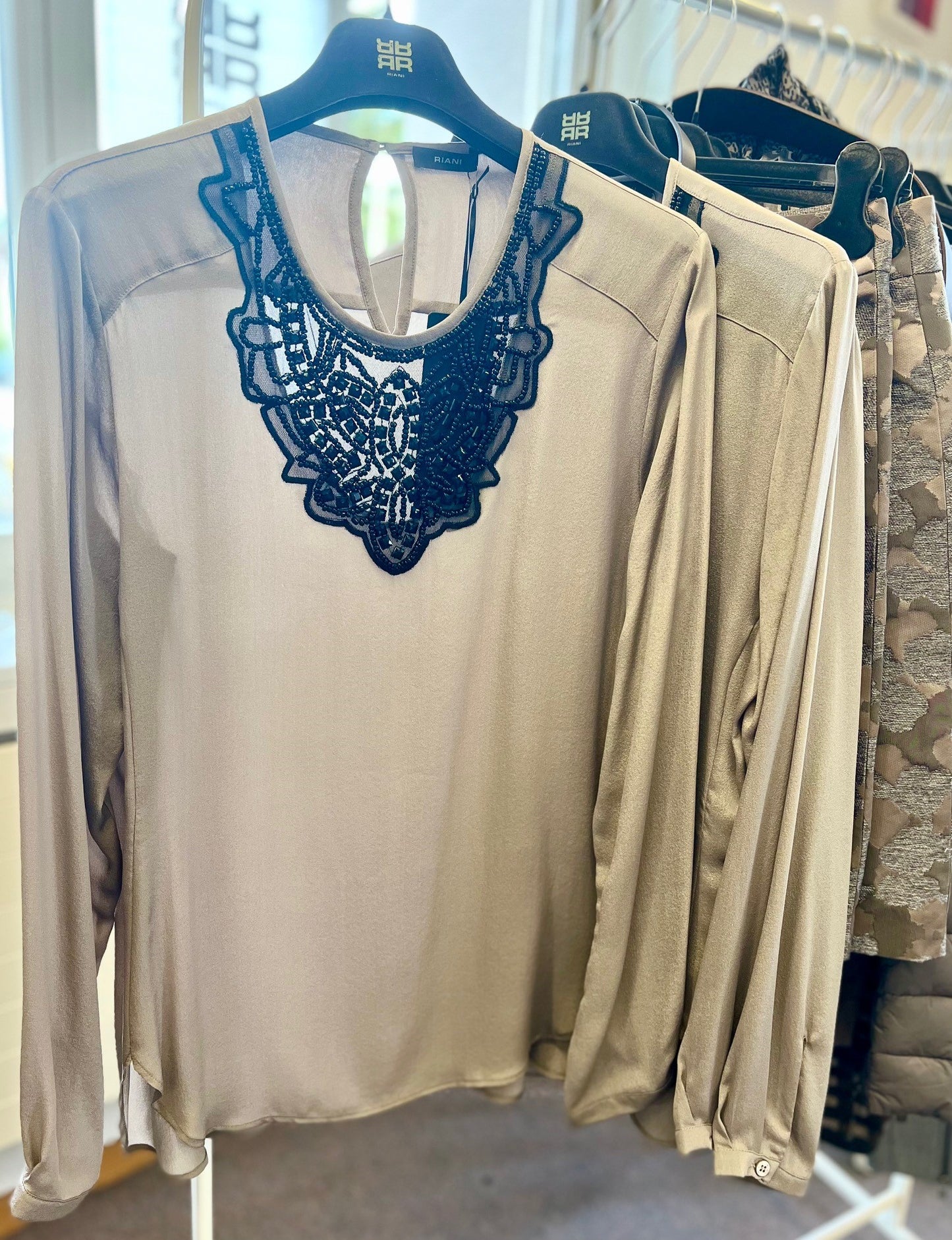 Riani Seidenbluse beige